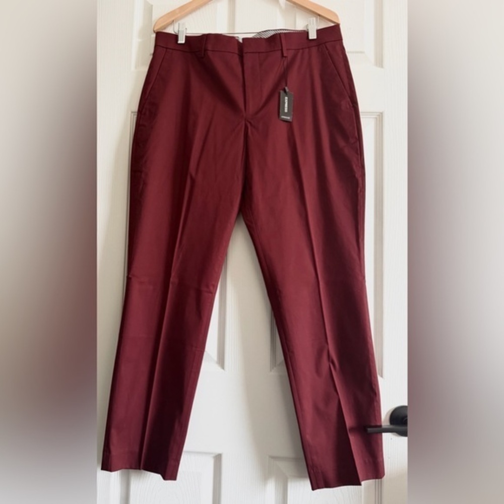 NWT Express Men's Deep burgundy -brown Dress Pants
Size 34/30